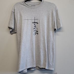 Faith tee gray size medium nwt rose crosd